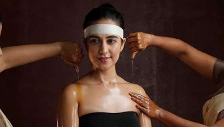 Pizichil – Warm Oil Therapy for Deep Healing